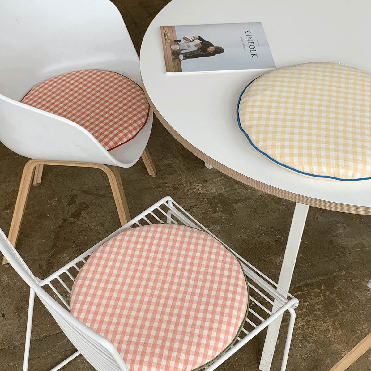 con check round sit cushion - 3color (원형방석)